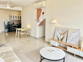 Perling Muji 3 Bedrooms Suites 6 pax Paradigm Mall
